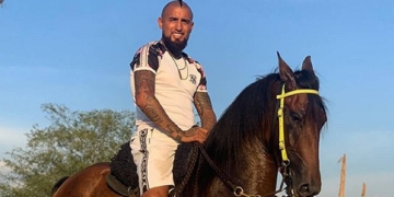 Arturo Vidal, de paso por Cali donde celebró el cumpleaños de Sonia Isaza
