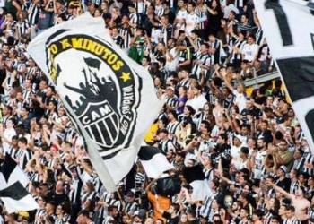 En Brasil rifan autos en los estadios para mejorar la asistencia de hinchas