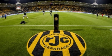 Aficionados echaron del estadio al presidente del equipo