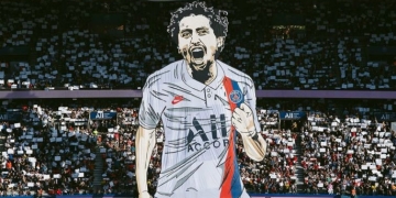 PSG presentó su tercera camiseta mediante un tifo