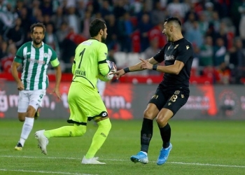 El arquero que fue expulsado a los 15 segundos de iniciado el partido