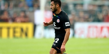 Lo despidieron del club por apoyar invasión turca a Siria en redes sociales