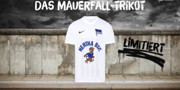 Camiseta especial Nike del Hertha Berlín por los 30 años de la caída del Muro