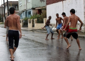 Las 10 normas más curiosas e inolvidables del fútbol callejero