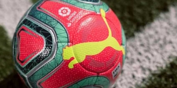 El balón rosa que se estrenó en LaLiga recibió fuertes críticas