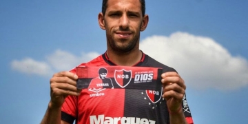 Una cintilla de capitán dedicada a Diego Maradona