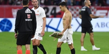 ¡Como jugó muy bien los hinchas lo premiaron con una dona!