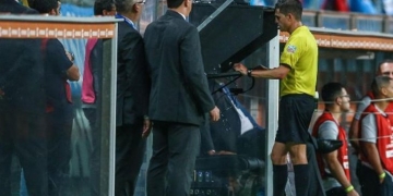 Michel Platini y el VAR: “Es una hermosa mier…”