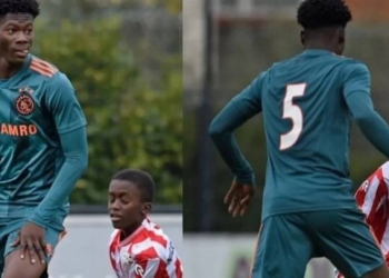 El juvenil del Ajax que tiene 14 años y es doble de grande que sus rivales