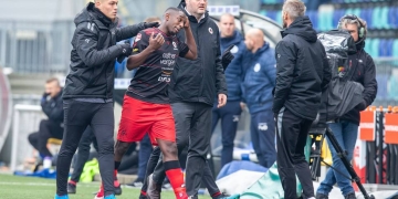 El fútbol holandés se detiene un minuto para protestar contra el racismo