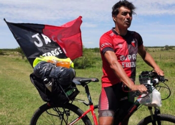 700 kilómetros en bicicleta para ver la final de la Copa Sudamericana 2019
