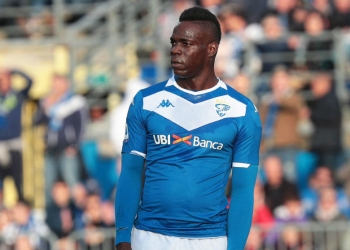 “Balotelli es negro; está trabajando en aclararse, pero lo tiene muy difícil”