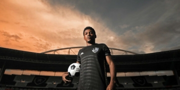 El uniforme alterno del Botafogo, que rinde homenaje a su equipo de remo
