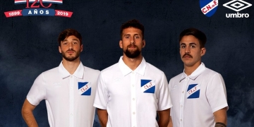 El Club uruguayo Nacional festeja sus 120 años con una camiseta especial
