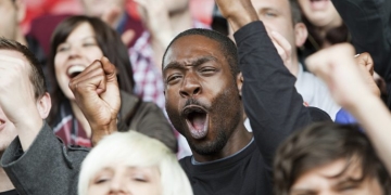 Colombianos cancelarían su luna de miel por ver a su equipo de fútbol en un partido importante