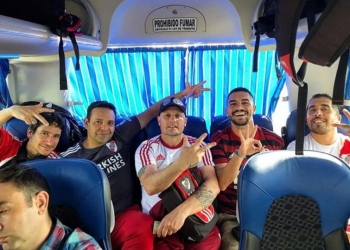 Hincha del Flamengo viajó hasta la Lima con 4 aficionados de River Plate