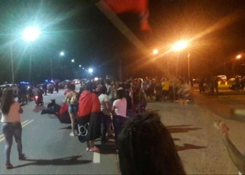 Recibimiento de campeón para el hincha de Colón que viajó en bicicleta hasta Paraguay