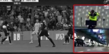 ¡Árbitro consultó el VAR y lo que vio fue el video de un parqueadero!