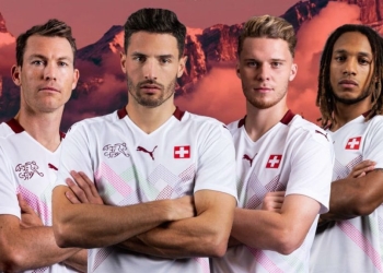 Un diseño inspirado en los idiomas. Así es la camiseta alternativa de Suiza