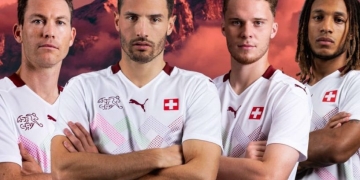 Un diseño inspirado en los idiomas. Así es la camiseta alternativa de Suiza