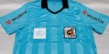 Árbitros españoles que se suman a la campaña contra el cambio climático de la ONU