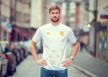 Camiseta Umbro especial para el 1. FC Nürnberg por Navidad