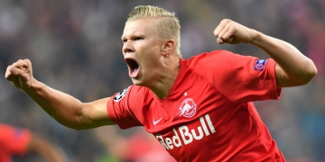 ¡Duerme con los balones de las tripletas que hizo!