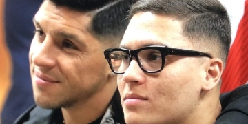 Juan Fernando Quintero juega con lentes de contacto