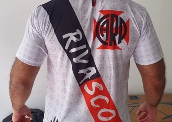 Hinchas de Vasco da Gama hicieron camiseta para apoyar a River Plate