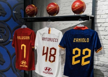Arte en las camisetas de la Roma en un evento organizado con Nike