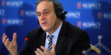 Michel Platini y el VAR: “Es una hermosa mier…”