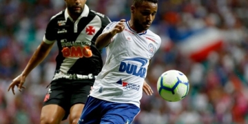 Bahía de Brasil presentó una camiseta especial con los nombres de 263 hinchas