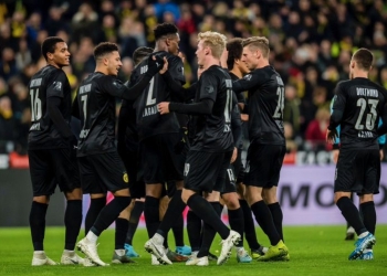 Carbón y acero. Camiseta del Borussia Dortmund por su cumpleaños 110