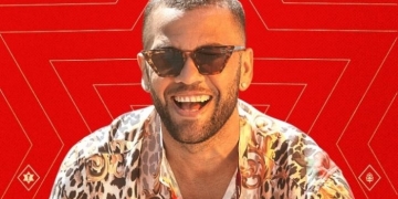 La cerveza brasilera que invita a recibir el Año Nuevo en compañía de Dani Alves