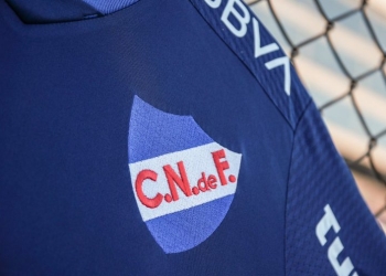 Nacional de Uruguay estrena la “Camiseta del primer hincha”