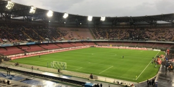 Hinchas del Napoli se alejan: “¡Déjenos animar!”