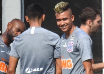 Víctor Cantillo comenzó pretemporada en el Corinthians