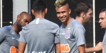 Víctor Cantillo comenzó pretemporada en el Corinthians