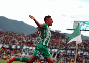 Daniel Muñoz tiene ofertas de Brasil, según Fernando Salazar