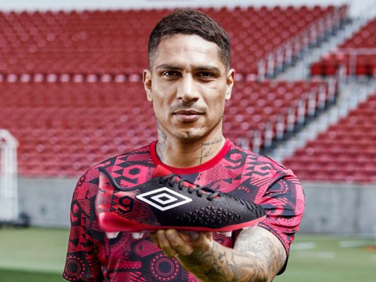 Guayos exclusivos de Umbro para Paolo Guerrero