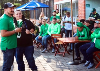 La afición de Atlético Nacional ya vive el clásico contra Deportivo Independiente Medellín
