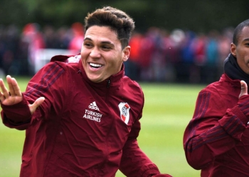 ¡Ajax sigue pendiente de Juan Fernando Quintero!