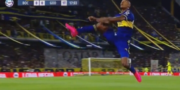 Sebastián Villa y un control de clase mundial en La Bombonera