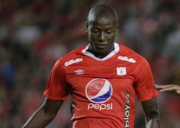 Lesión de Adrián Ramos es más grave de lo esperado