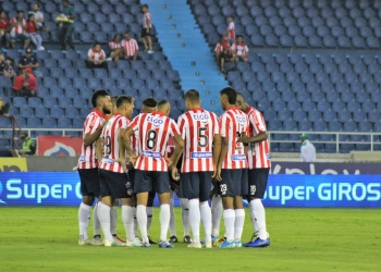 ¡Hinchas del Junior regañan al equipo por seguir trabajando!