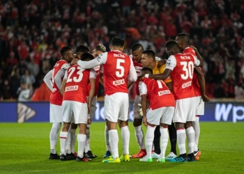 Santa Fe pregunta a sus hinchas si debe bajar sueldo de jugadores