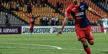 Andrés Ricaurte se mantiene en forma en su hogar