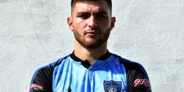 Carlos Monges ya viste de Rojo