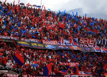 Seguidores del Medellín atrapados en Argentina recibieron ayuda de la hinchada
