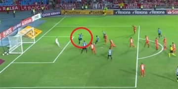 La polémica en el primer gol que recibió América en la derrota con Gremio